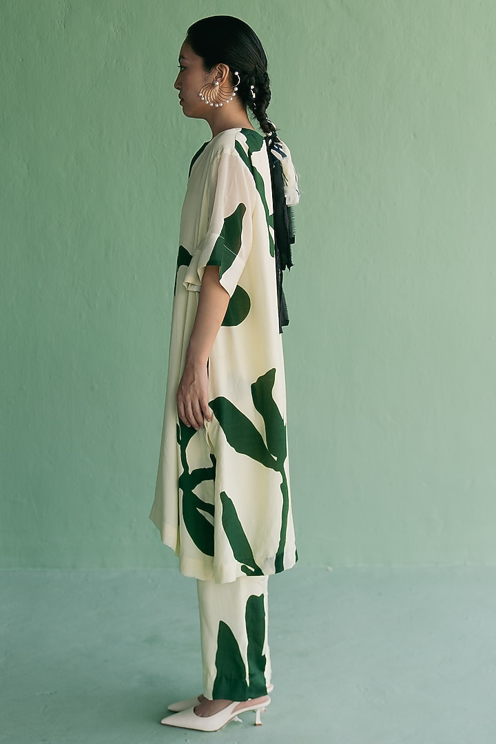 Ivory & Green Cotton Silk Printed A-Line Kurta Set by Esha Arora at Pernia's Pop Up Shop