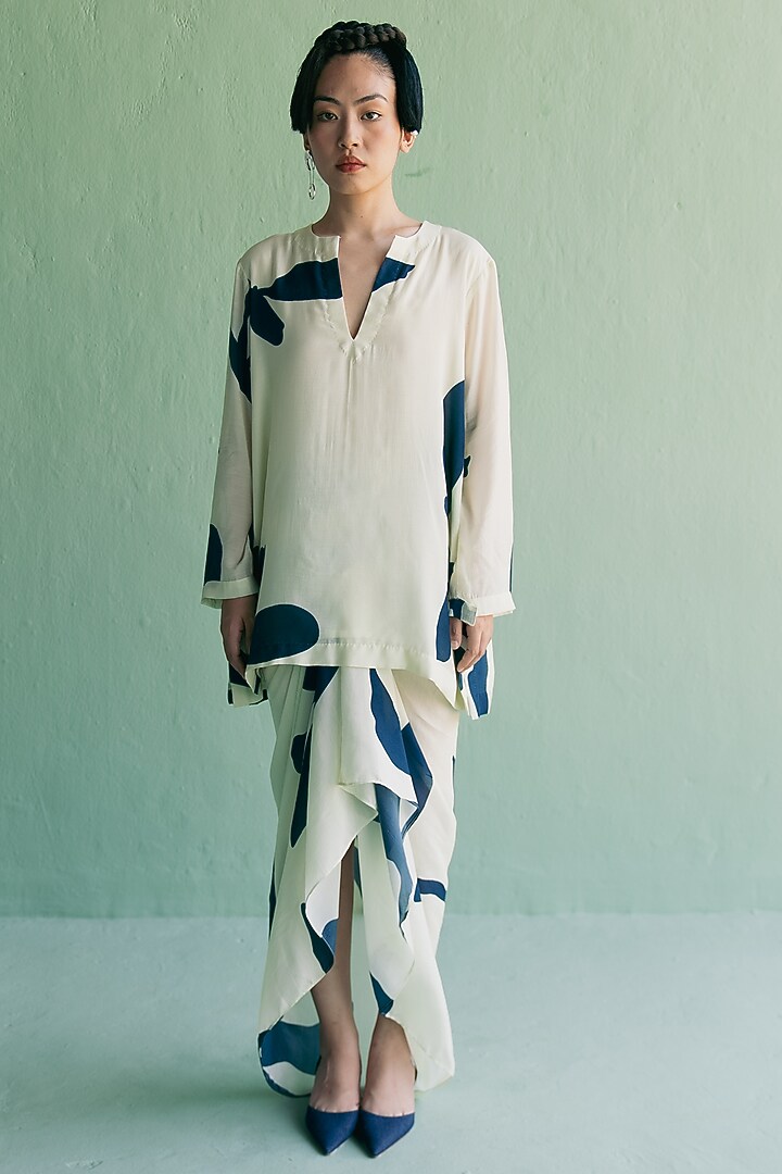 Ivory & Blue Cotton Silk Printed Co-Ord Set by Esha Arora at Pernia's Pop Up Shop