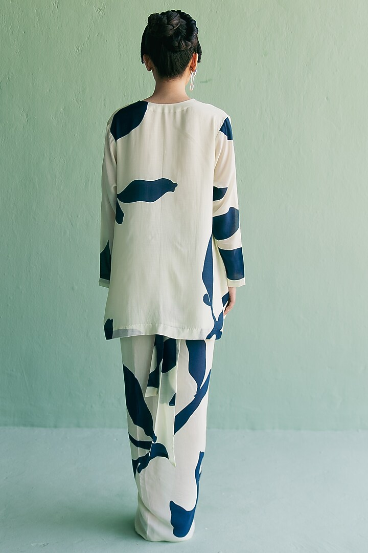 Ivory & Blue Cotton Silk Printed Co-Ord Set by Esha Arora at Pernia's Pop Up Shop
