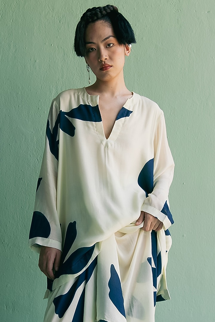 Ivory & Blue Cotton Silk Printed Co-Ord Set by Esha Arora at Pernia's Pop Up Shop
