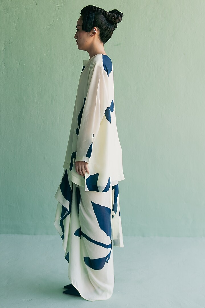 Ivory & Blue Cotton Silk Printed Co-Ord Set by Esha Arora at Pernia's Pop Up Shop
