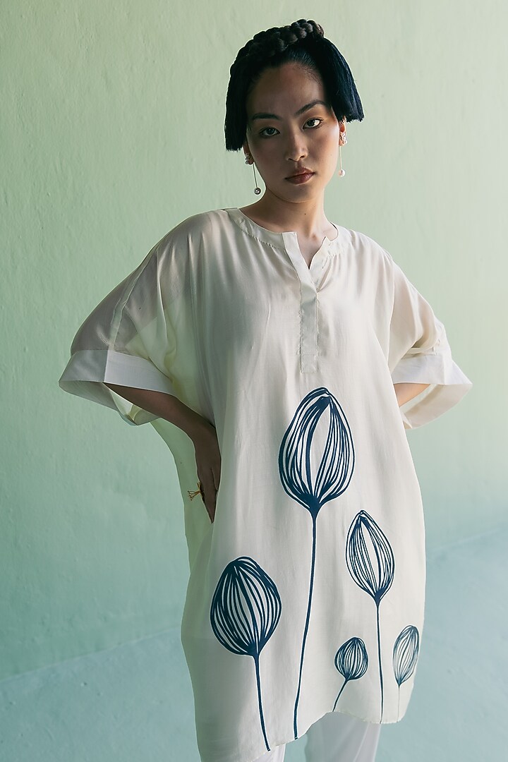 Ivory Cotton Silk Printed Kaftan Set by Esha Arora at Pernia's Pop Up Shop