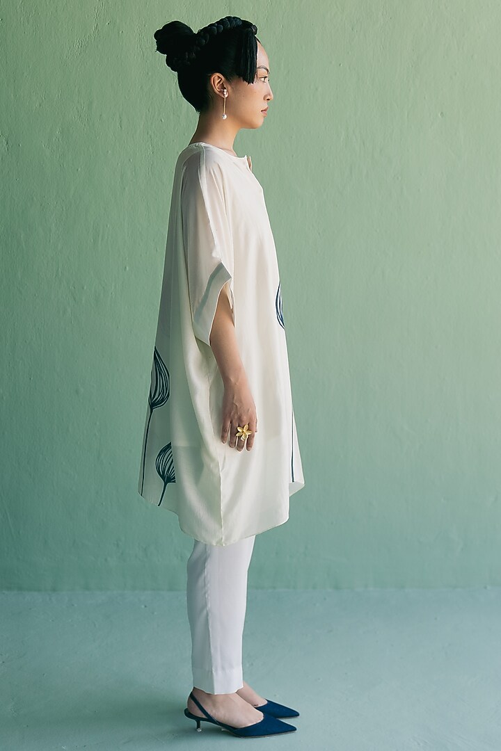 Ivory Cotton Silk Printed Kaftan Set by Esha Arora at Pernia's Pop Up Shop