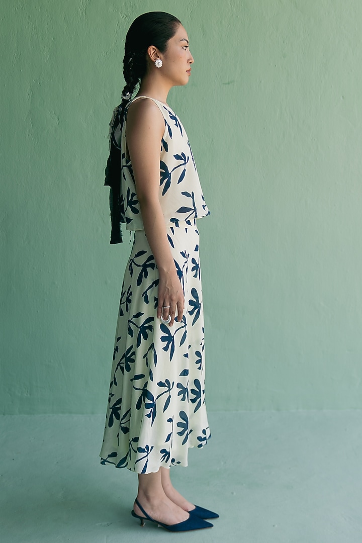 Ivory & Blue Cotton Silk Printed Co-Ord Set by Esha Arora at Pernia's Pop Up Shop