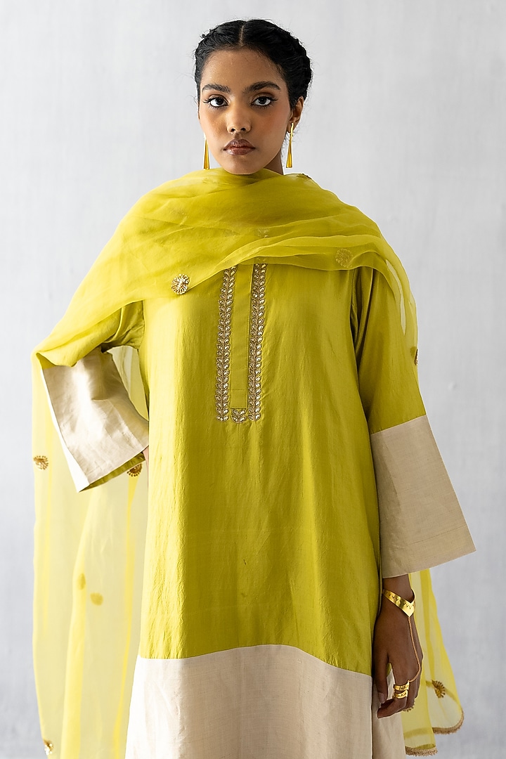 Lime Green Silk Sequins Embroidered Kurta Set by Esha Arora at Pernia's Pop Up Shop