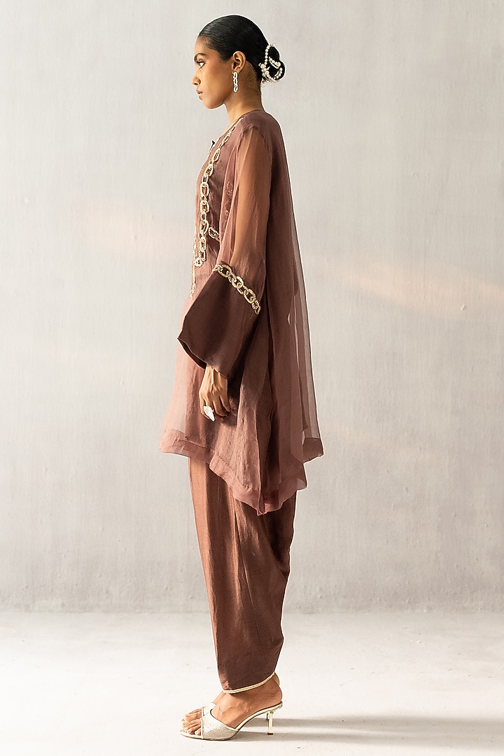 Brown Organza & Chanderi Embroidered Kurta Set by Esha Arora at Pernia's Pop Up Shop