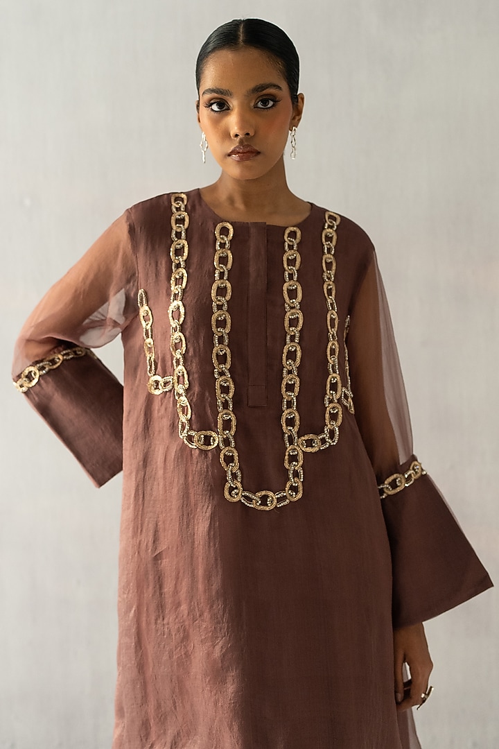 Brown Organza & Chanderi Embroidered Kurta Set by Esha Arora at Pernia's Pop Up Shop