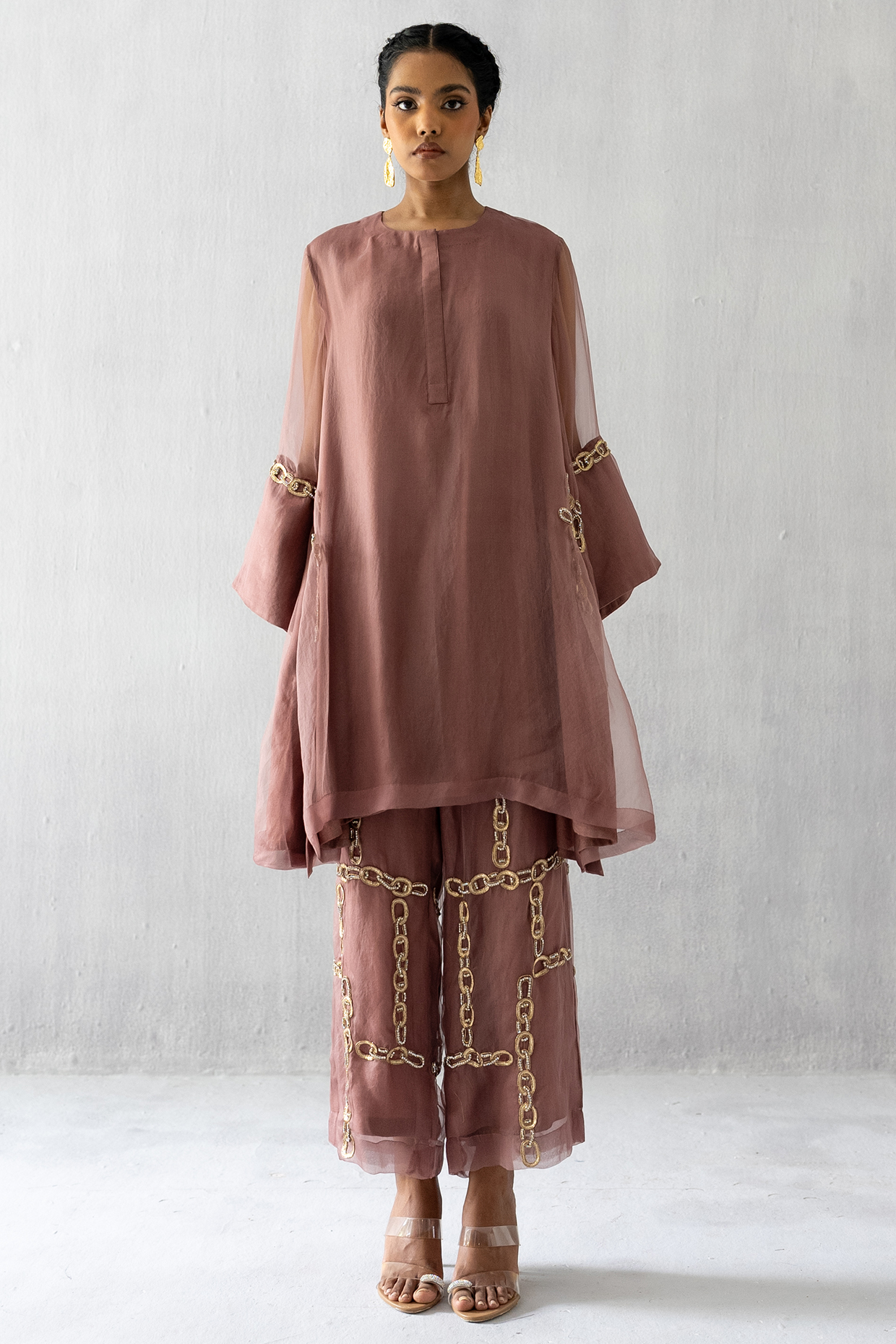 Pale Mauve Embroidered Kurta Set by Esha Arora at Pernia's Pop Up Shop