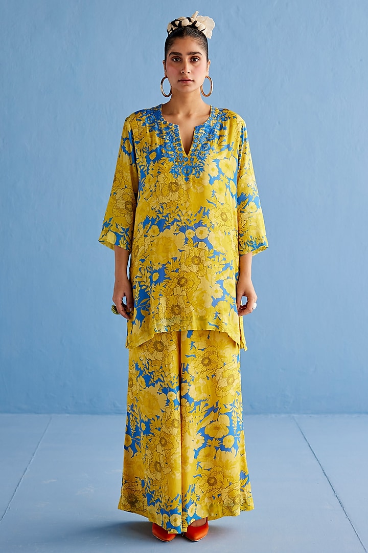 Yellow Cotton Silk Printed Co-Ord Set by Esha Arora at Pernia's Pop Up Shop