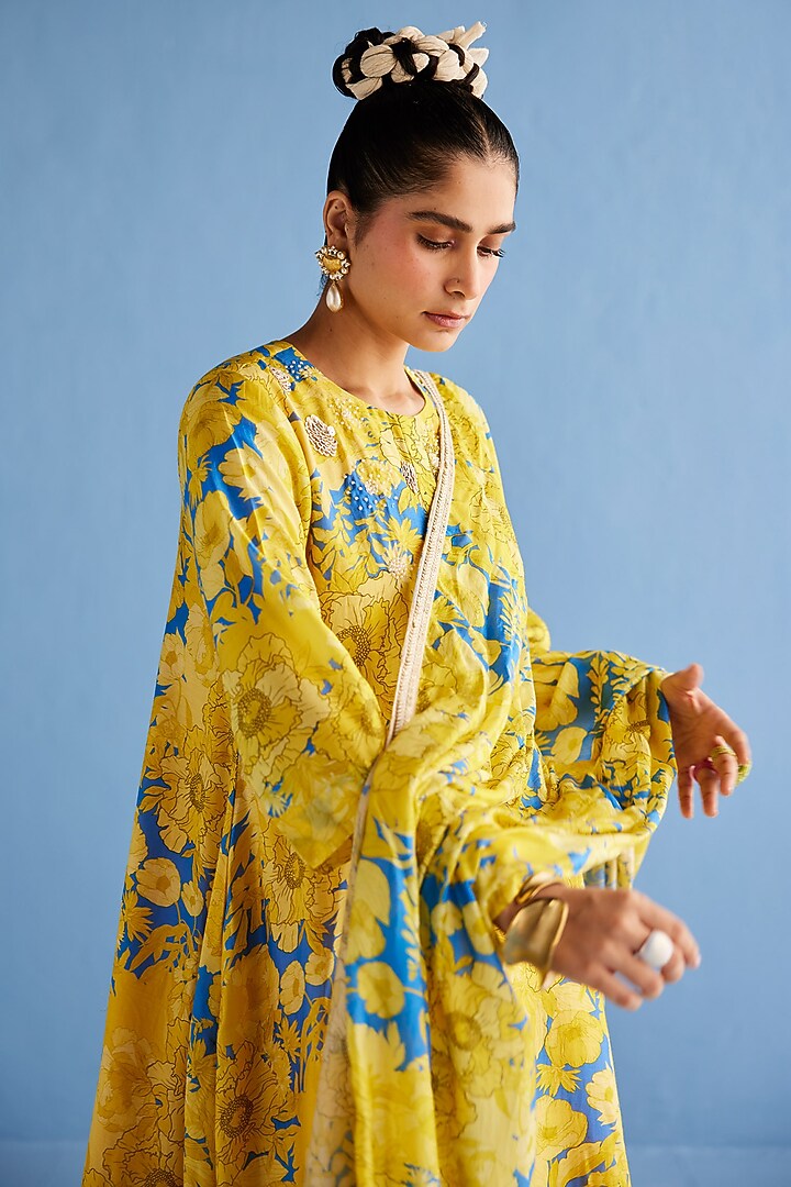 Yellow Cotton Silk & Cotton Satin Printed Kurta Set by Esha Arora at Pernia's Pop Up Shop