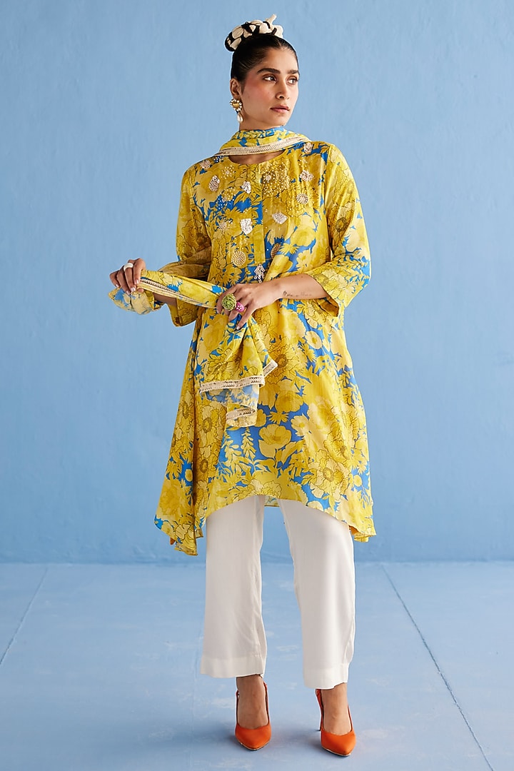 Yellow Cotton Silk & Cotton Satin Printed Kurta Set by Esha Arora at Pernia's Pop Up Shop