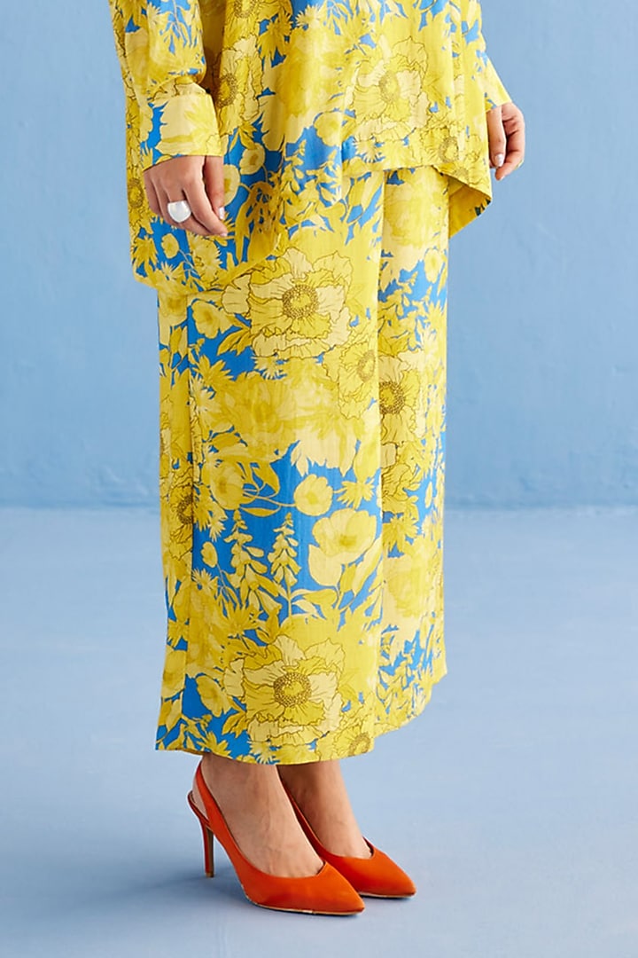 Yellow Cotton Silk Printed Co-Ord Set by Esha Arora at Pernia's Pop Up Shop
