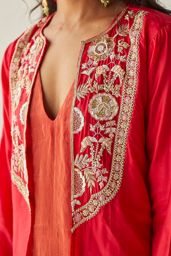 Red Embroidered Kurta Set by Esha Arora at Pernia's Pop Up Shop