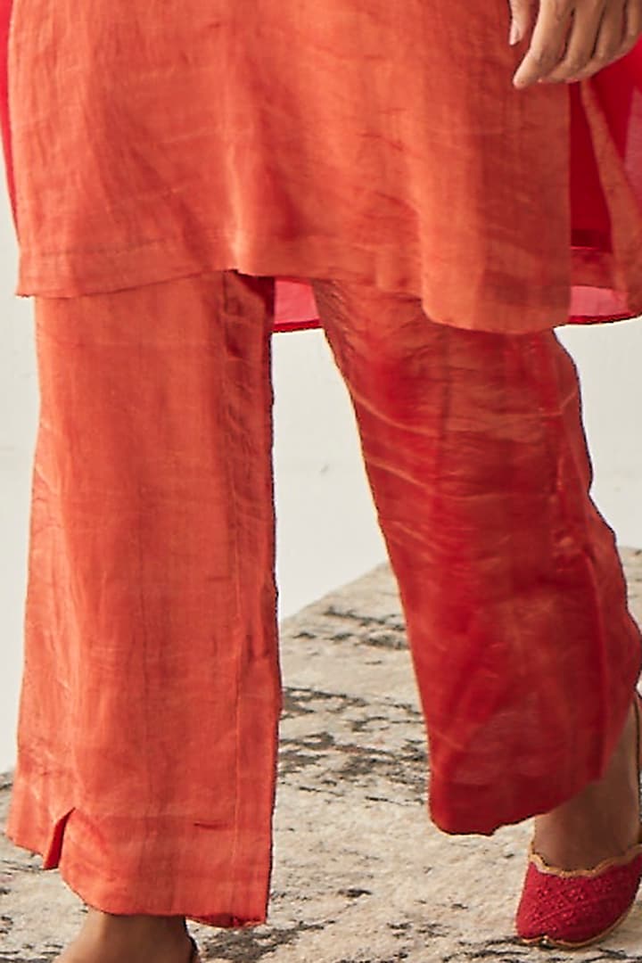 Red Embroidered Kurta Set by Esha Arora at Pernia's Pop Up Shop