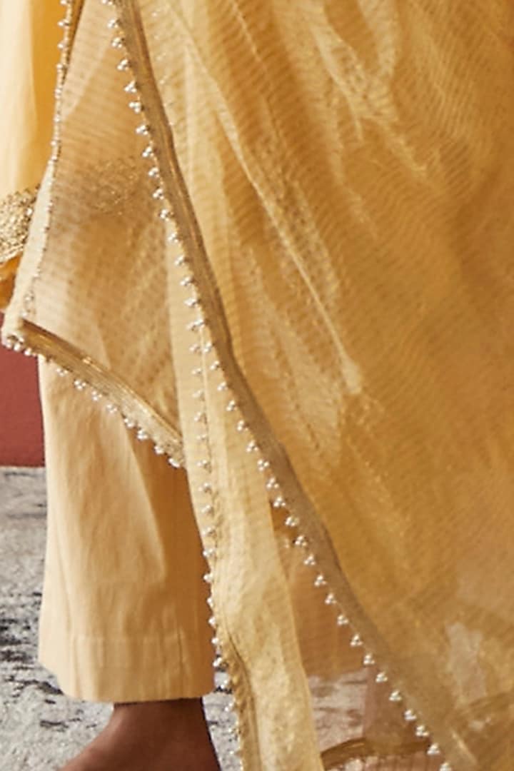 Pale Yellow Embroidered Kurta Set by Esha Arora at Pernia's Pop Up Shop