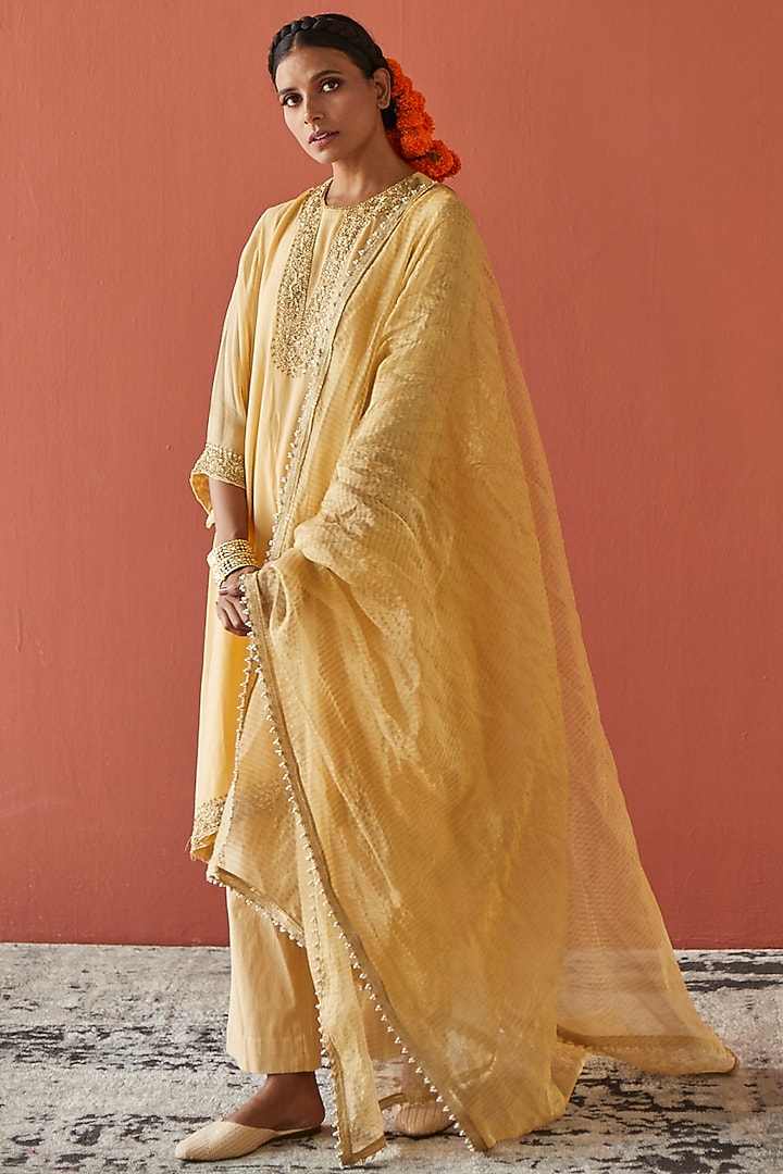 Pale Yellow Embroidered Kurta Set by Esha Arora at Pernia's Pop Up Shop