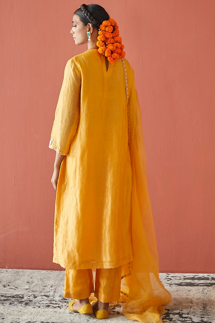 Yellow Chanderi Tissue Kurta Set by Esha Arora at Pernia's Pop Up Shop
