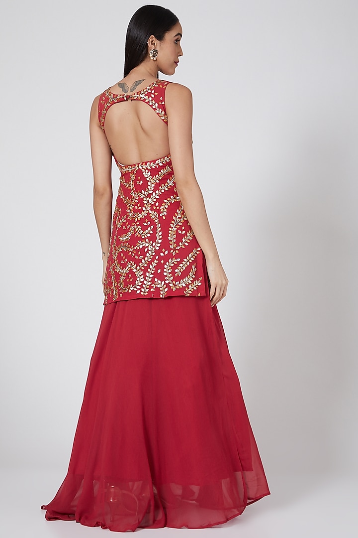 Magenta Embroidered Wedding Lehenga Set by Esha Koul at Pernia's Pop Up Shop