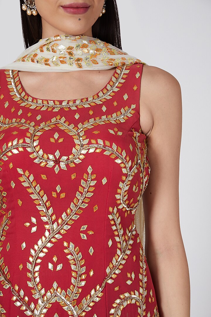 Magenta Embroidered Wedding Lehenga Set by Esha Koul at Pernia's Pop Up Shop