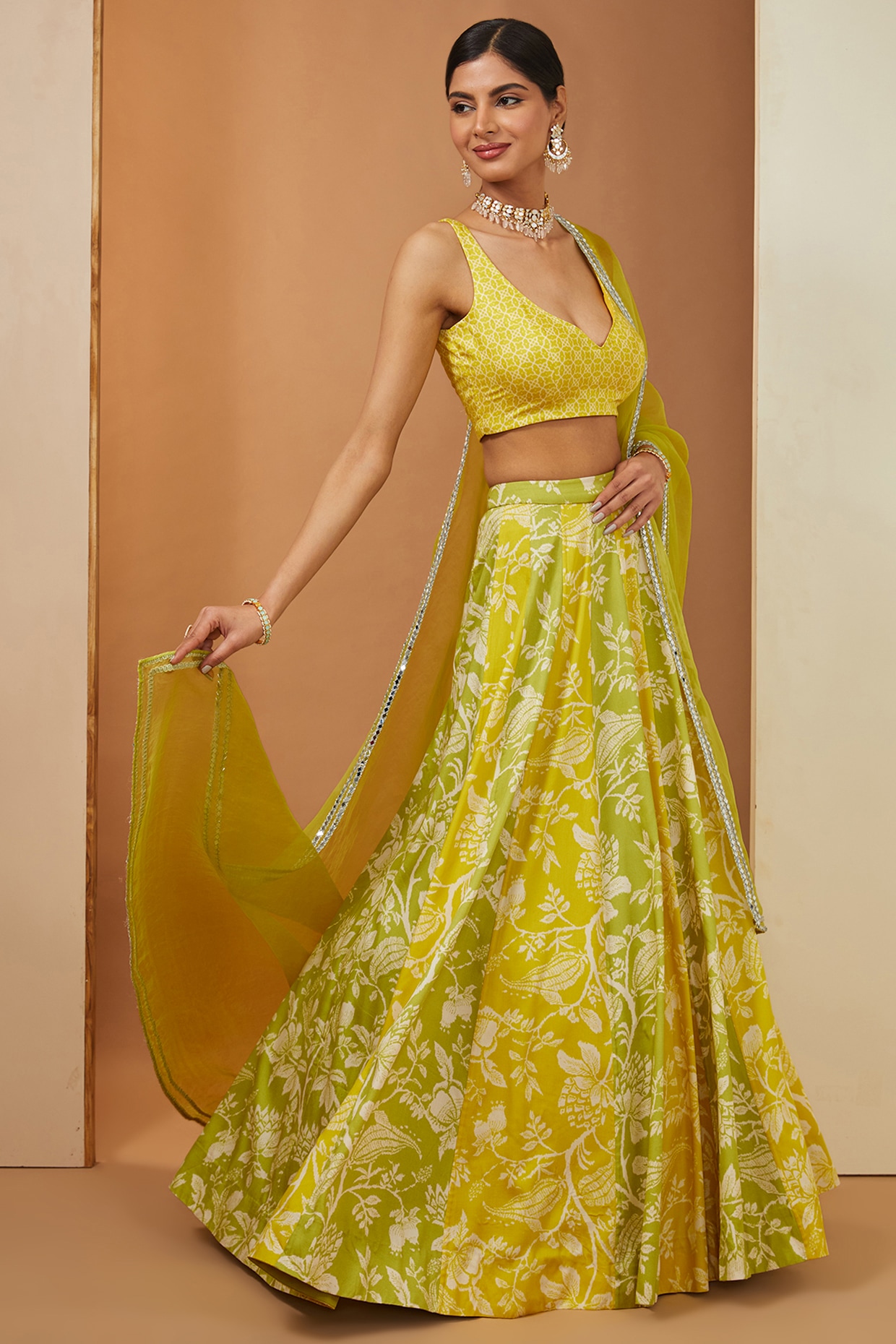 Yellow crop top and lehenga with mirror work for Indian functions. | Mirror  work lehenga, Party wear indian dresses, Lehenga