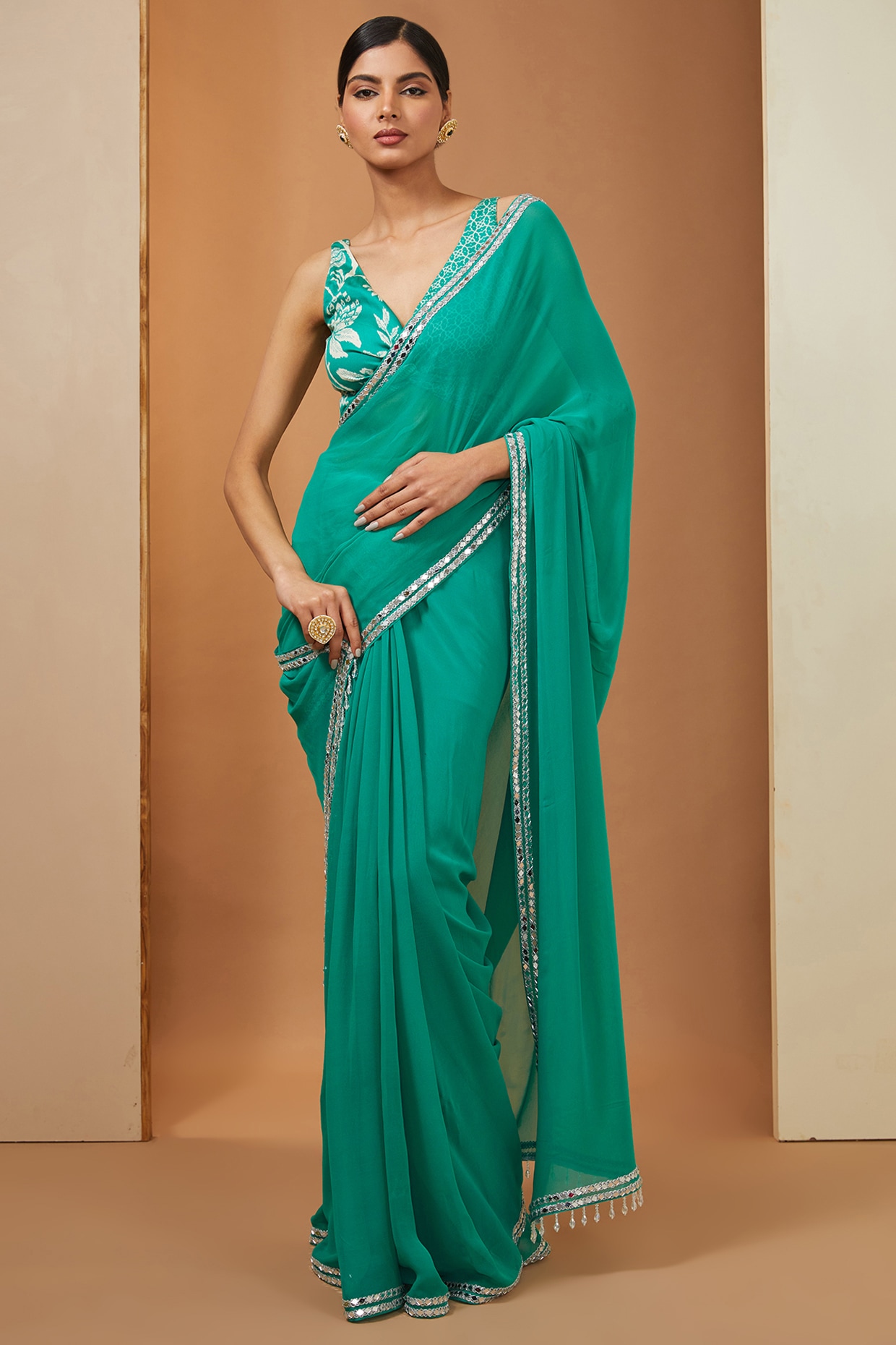 Saree for outlet sangeet function