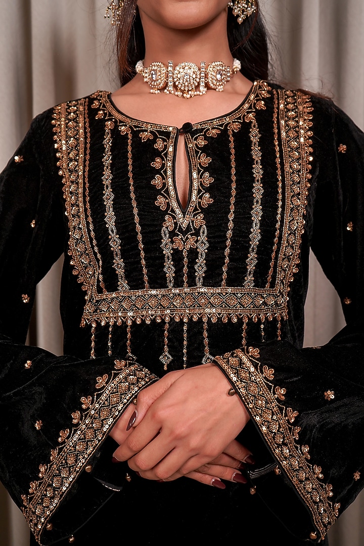 Black Velvet Embellished Kaftan by Esha Koul at Pernia's Pop Up Shop