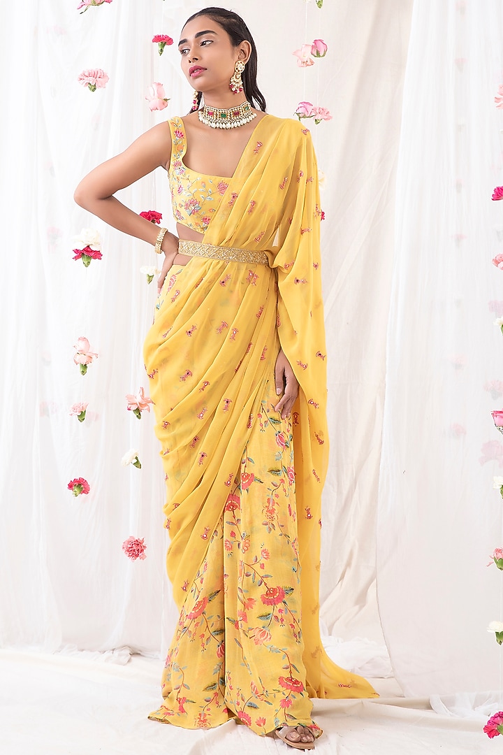 Mustard Embroidered & Printed Semi-Stitched Georgette Chanderi Wedding Saree Set
by Esha Koul at Pernia's Pop Up Shop