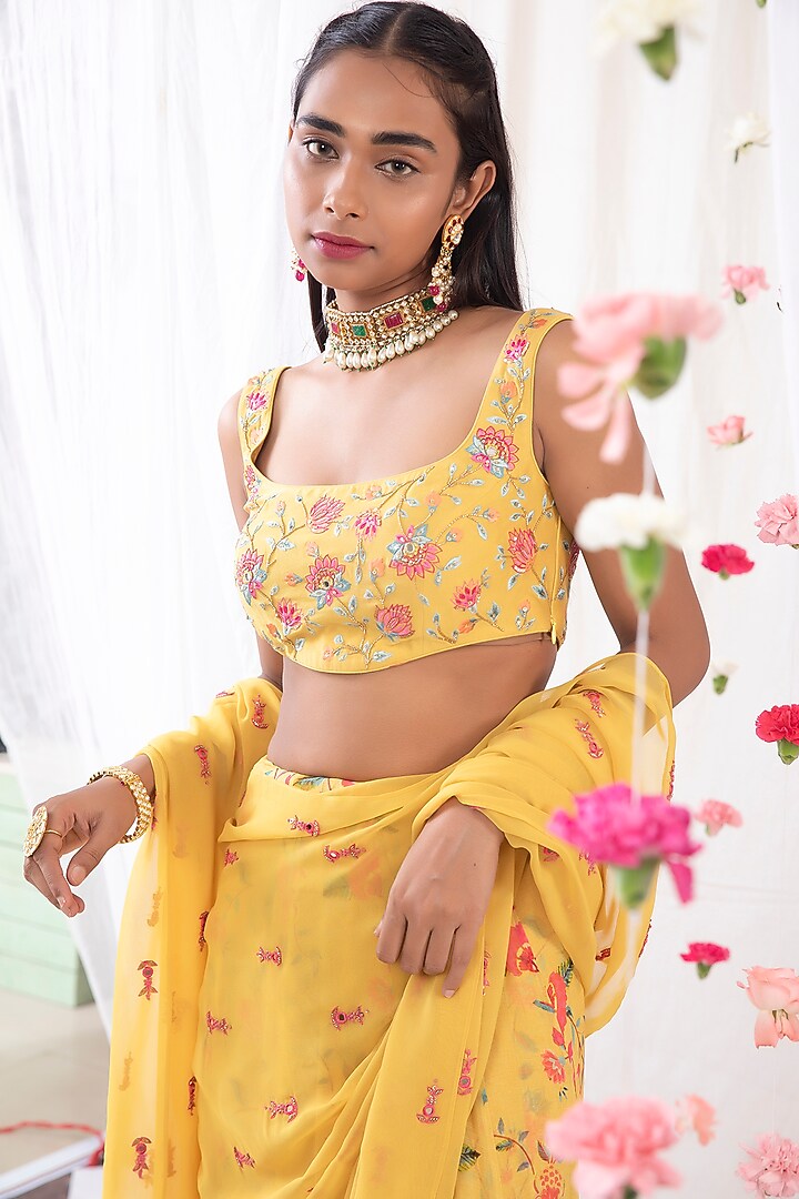 Mustard Embroidered & Printed Semi-Stitched Georgette Chanderi Wedding Saree Set
by Esha Koul at Pernia's Pop Up Shop