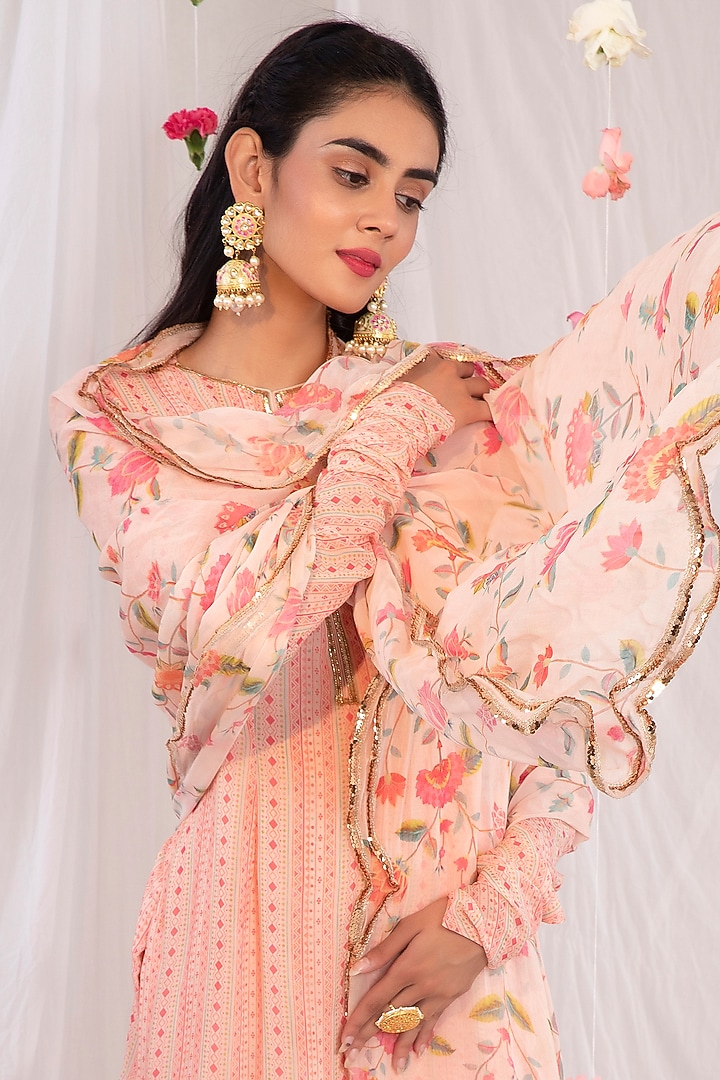 Crystal Pink Embellished Kurta Set by Esha Koul at Pernia's Pop Up Shop
