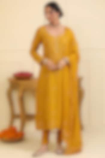 Mustard Georgette Chikankari Embellished Kurta Set by Esha Koul at Pernia's Pop Up Shop