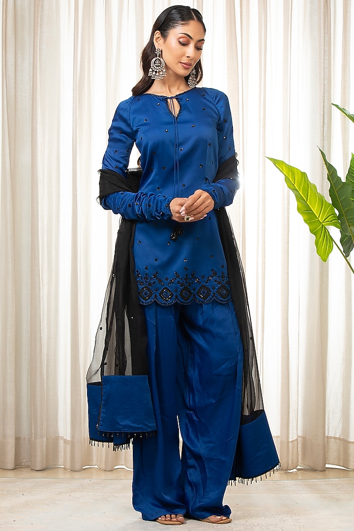 Royal Blue Bemberg Pure Satin Hand Embroidered Kurta Set by Esha Koul at Pernia's Pop Up Shop