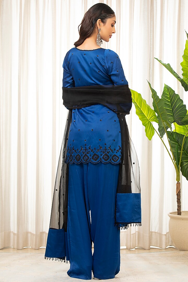 Royal Blue Bemberg Pure Satin Hand Embroidered Kurta Set by Esha Koul at Pernia's Pop Up Shop