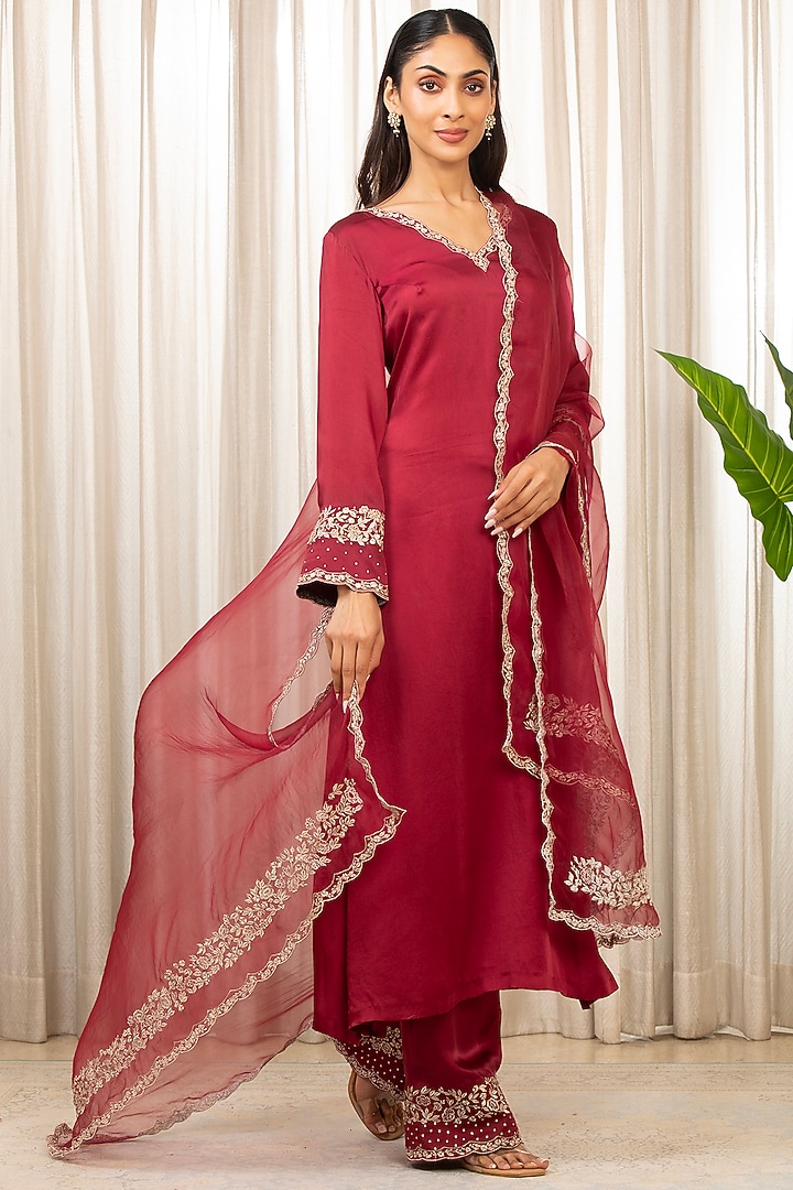 Red Bemberg Pure Satin Hand Embroidered Kurta Set by Esha Koul at Pernia's Pop Up Shop