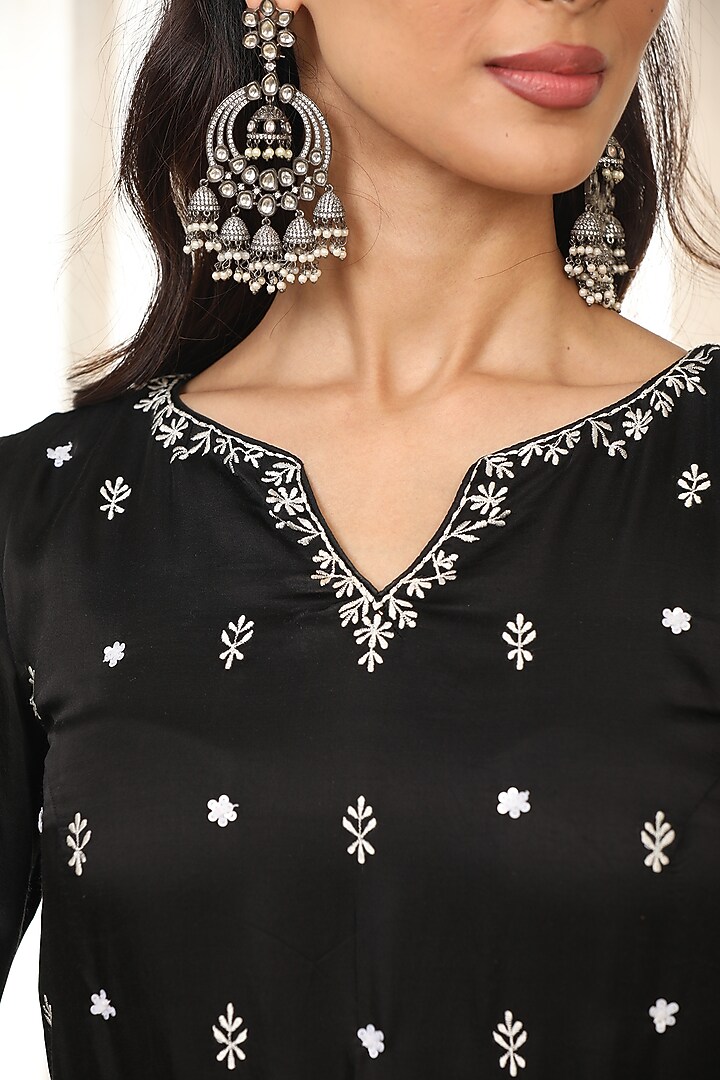 Black Bemberg Pure Satin Embroidered Kurta Set by Esha Koul at Pernia's Pop Up Shop