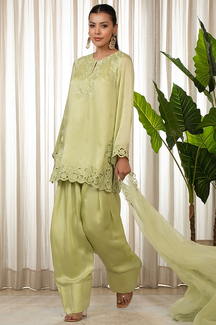 Pista Green Bemberg Pure Satin Cutwork Embroidered Kurta Set by Esha Koul at Pernia's Pop Up Shop