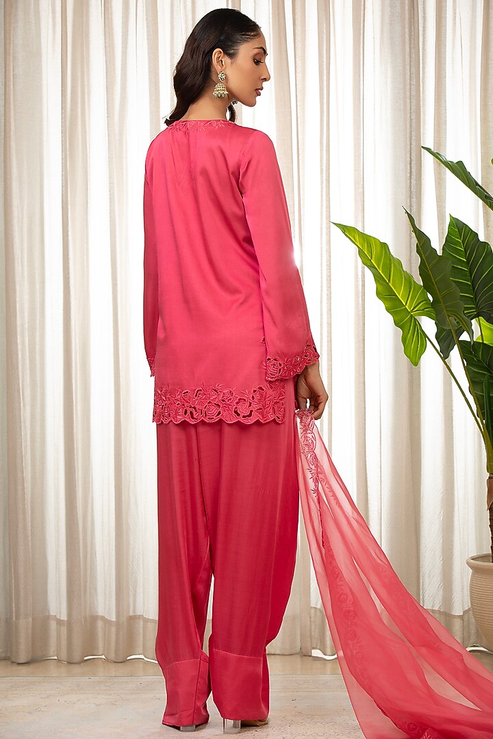 Kashmiri Pink Bemberg Pure Satin Cutwork Embroidered Kurta Set by Esha Koul at Pernia's Pop Up Shop