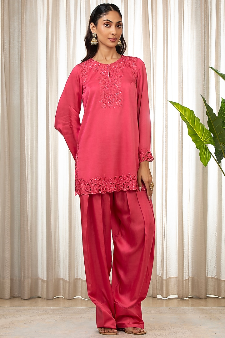 Kashmiri Pink Bemberg Pure Satin Cutwork Embroidered Kurta Set by Esha Koul at Pernia's Pop Up Shop