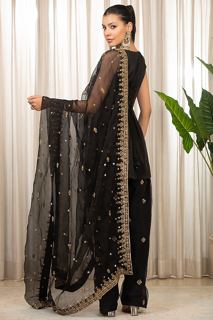 Black Bemberg Pure Satin Embellished Kurta Set by Esha Koul at Pernia's Pop Up Shop