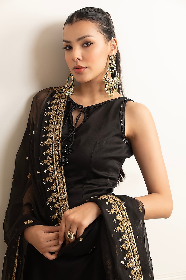 Black Bemberg Pure Satin Embellished Kurta Set by Esha Koul at Pernia's Pop Up Shop