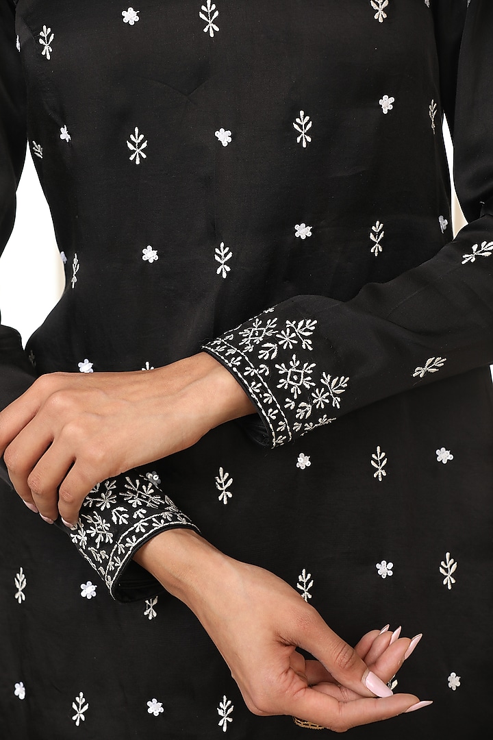 Black Bemberg Pure Satin Embroidered Kurta Set by Esha Koul at Pernia's Pop Up Shop