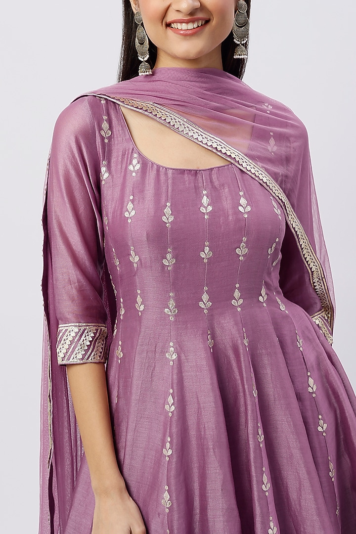 Lavender Gota Patti Embroidered Kurta Set by Esha Koul at Pernia's Pop Up Shop