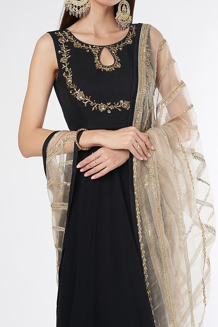 Black Embroidered Wedding Anarkali Set by Esha Koul at Pernia's Pop Up Shop