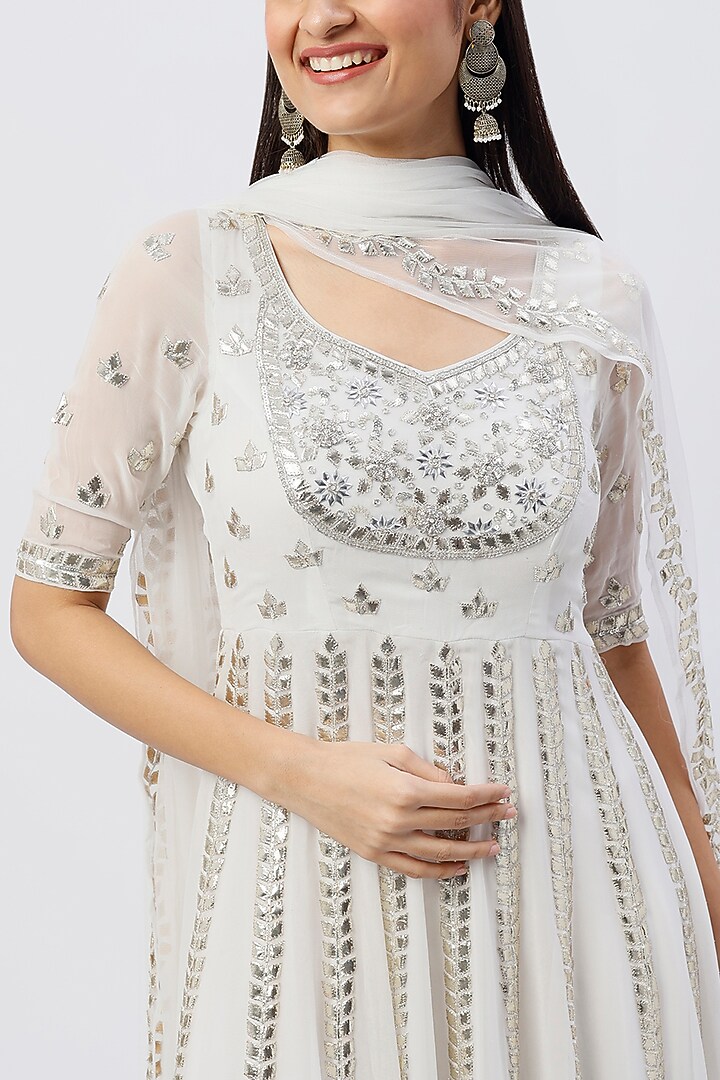 White Embroidered Wedding Anarkali Set by Esha Koul at Pernia's Pop Up Shop