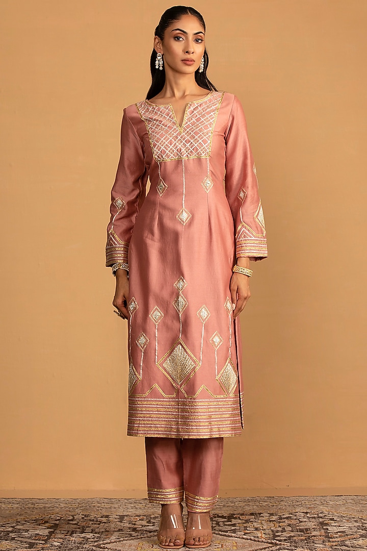 Champagne Chanderi Gota Work Kurta Set by Esha Koul at Pernia's Pop Up Shop