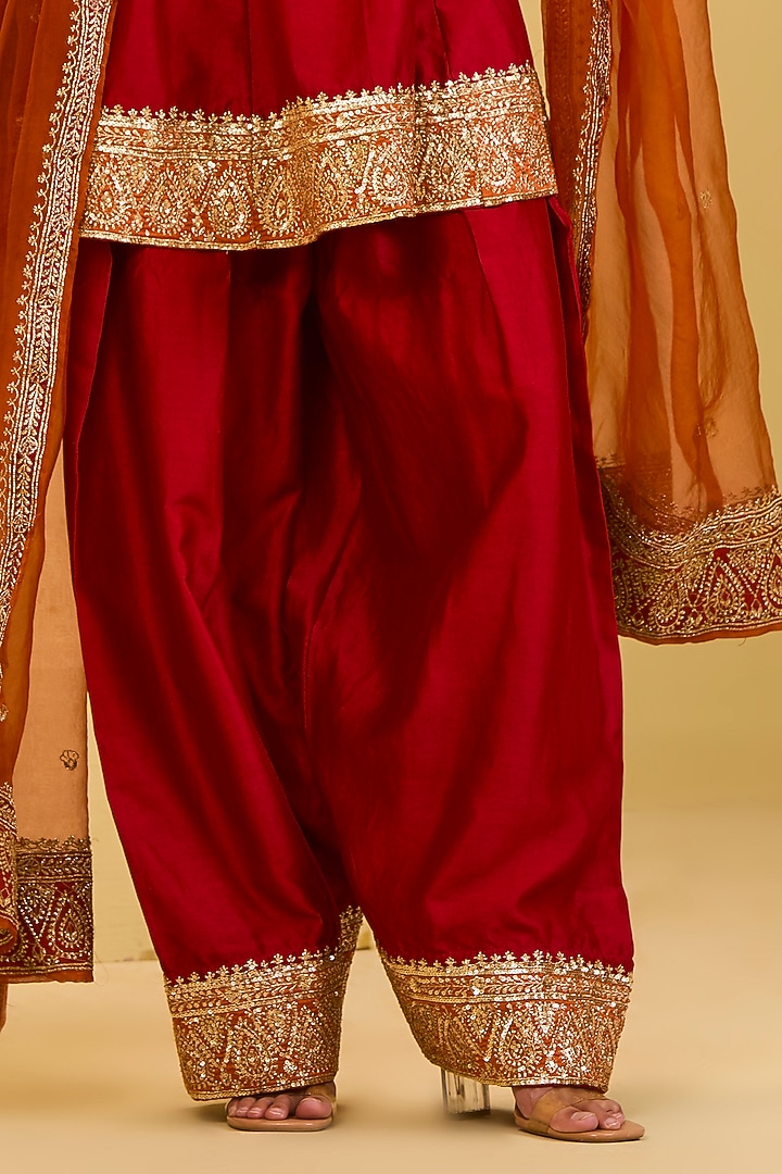 Red & Orange Chanderi Badla Embellished Kurta Set by Esha Koul at Pernia's Pop Up Shop