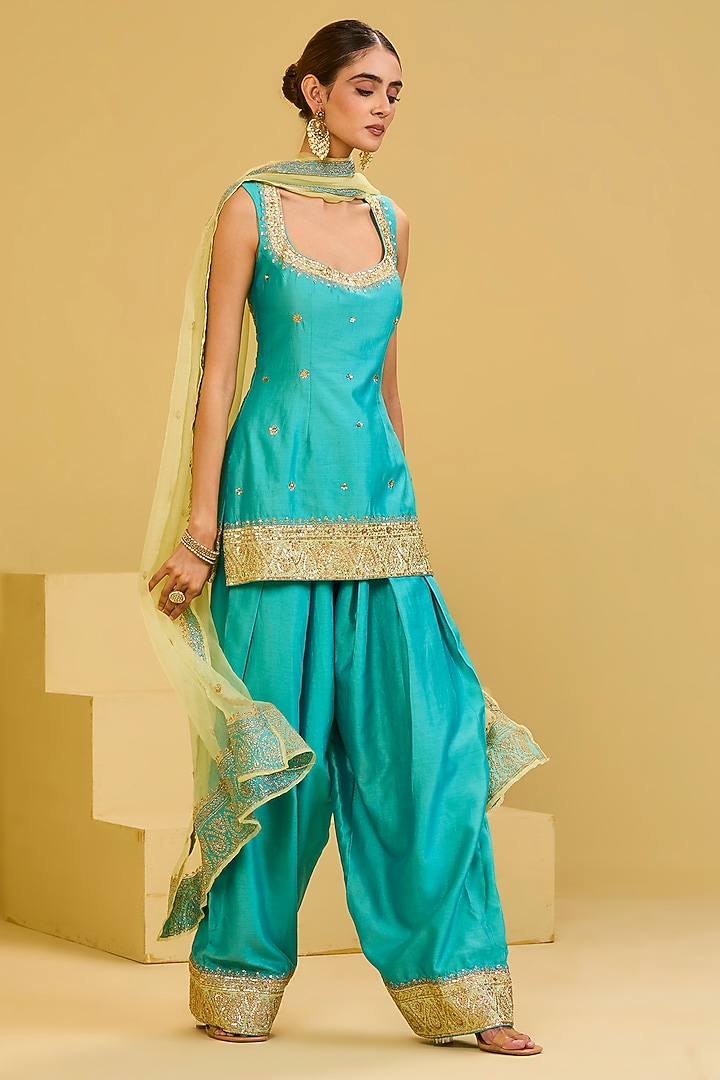 Sky Blue Chanderi Badla Embellished Kurta Set by Esha Koul at Pernia's Pop Up Shop