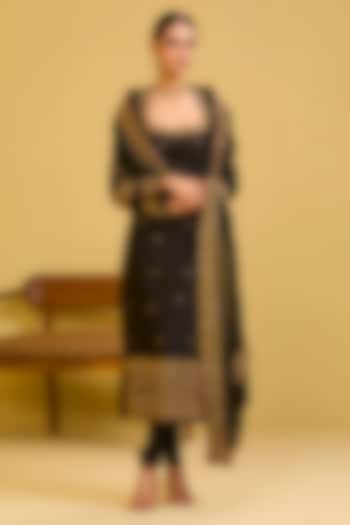 Black Chanderi Zari & Cutdana Embroidered Kurta Set by Esha Koul at Pernia's Pop Up Shop