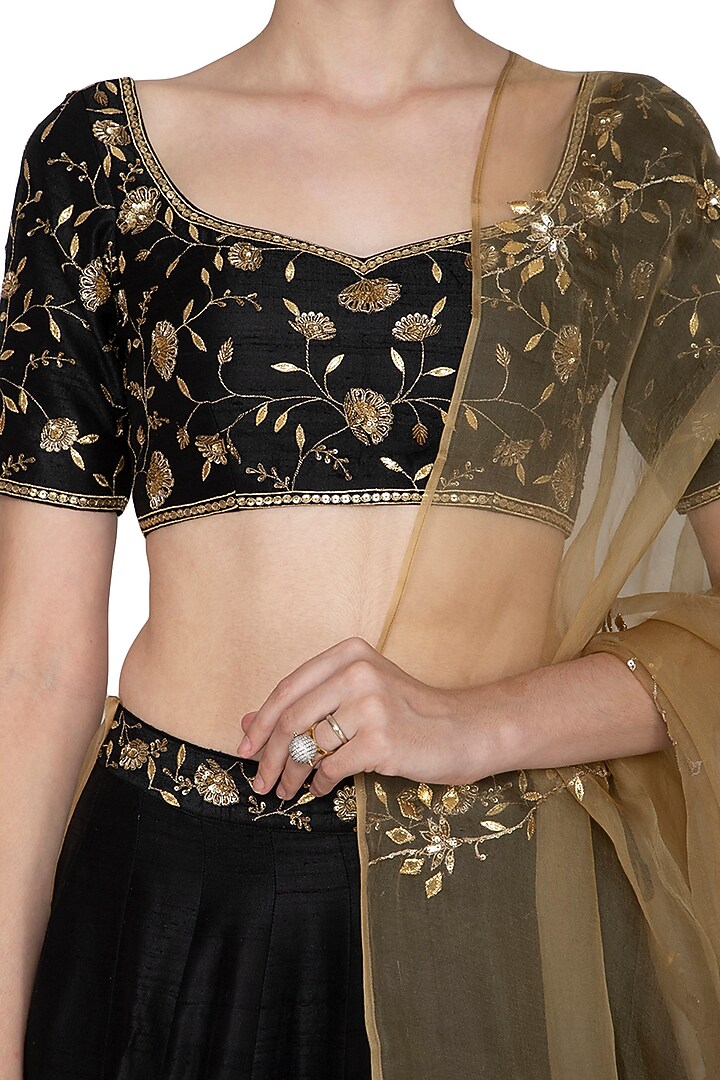 Black Embroidered Wedding Lehenga Set by Esha Koul at Pernia's Pop Up Shop
