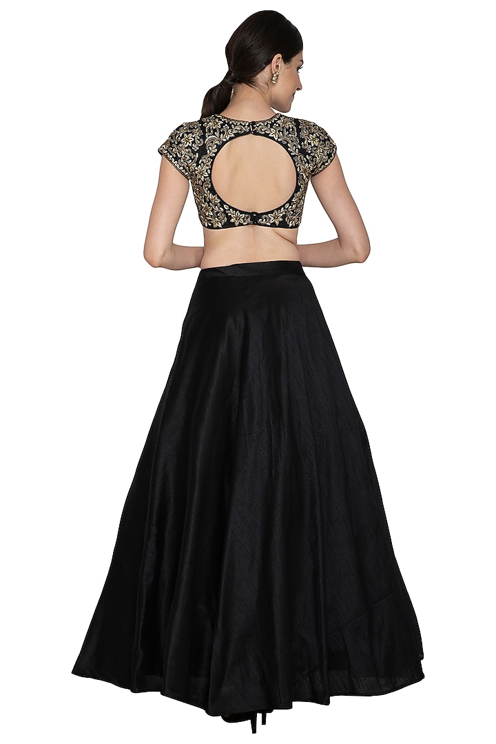 Black Embroidered Silk Wedding Lehenga Set by Esha Koul at Pernia's Pop Up Shop
