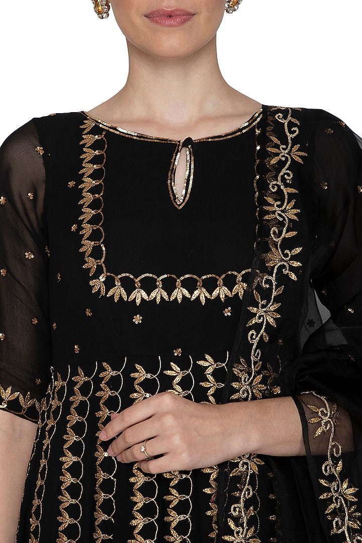 Black Embroidered Wedding Anarkali Set by Esha Koul at Pernia's Pop Up Shop
